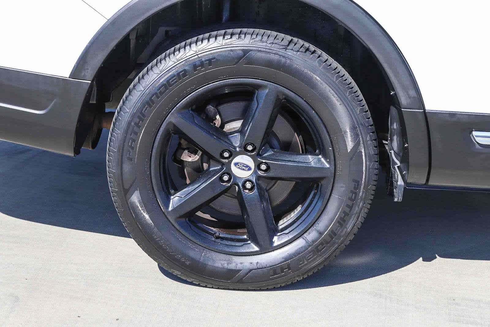 Used 2018 Ford Explorer XLT w/ Equipment Group 202A FWD image 10