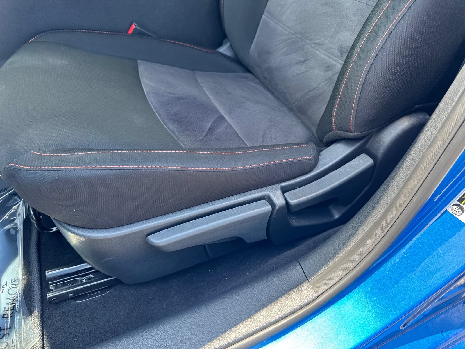 Certified 2025 Nissan Sentra SR FWD image 32