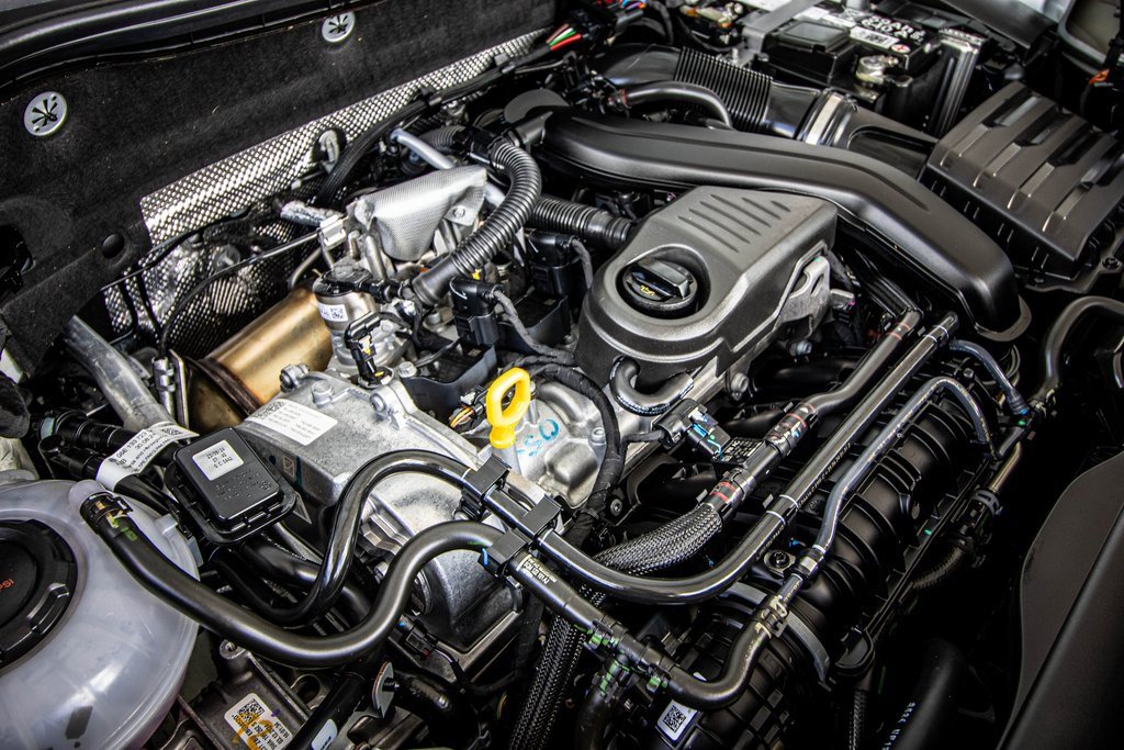 Certified 2025 Volkswagen Taos SE w/ Black Wheel Package image 22