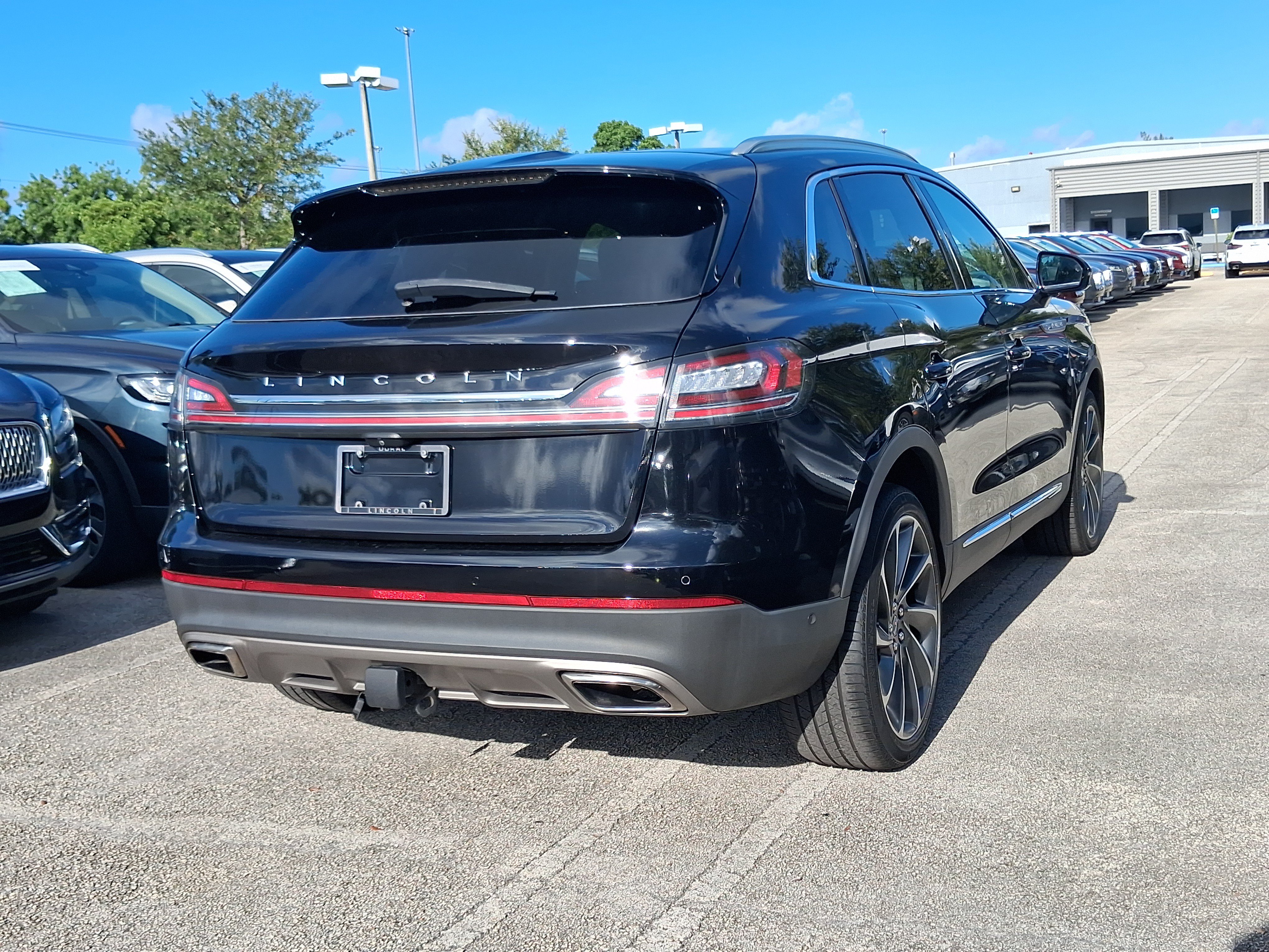 Certified 2023 Lincoln Nautilus Reserve w/ Equipment Group 201A AWD/4WD image 4