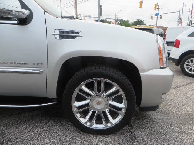 Used 2013 Cadillac Escalade EXT Luxury AWD/4WD image 55