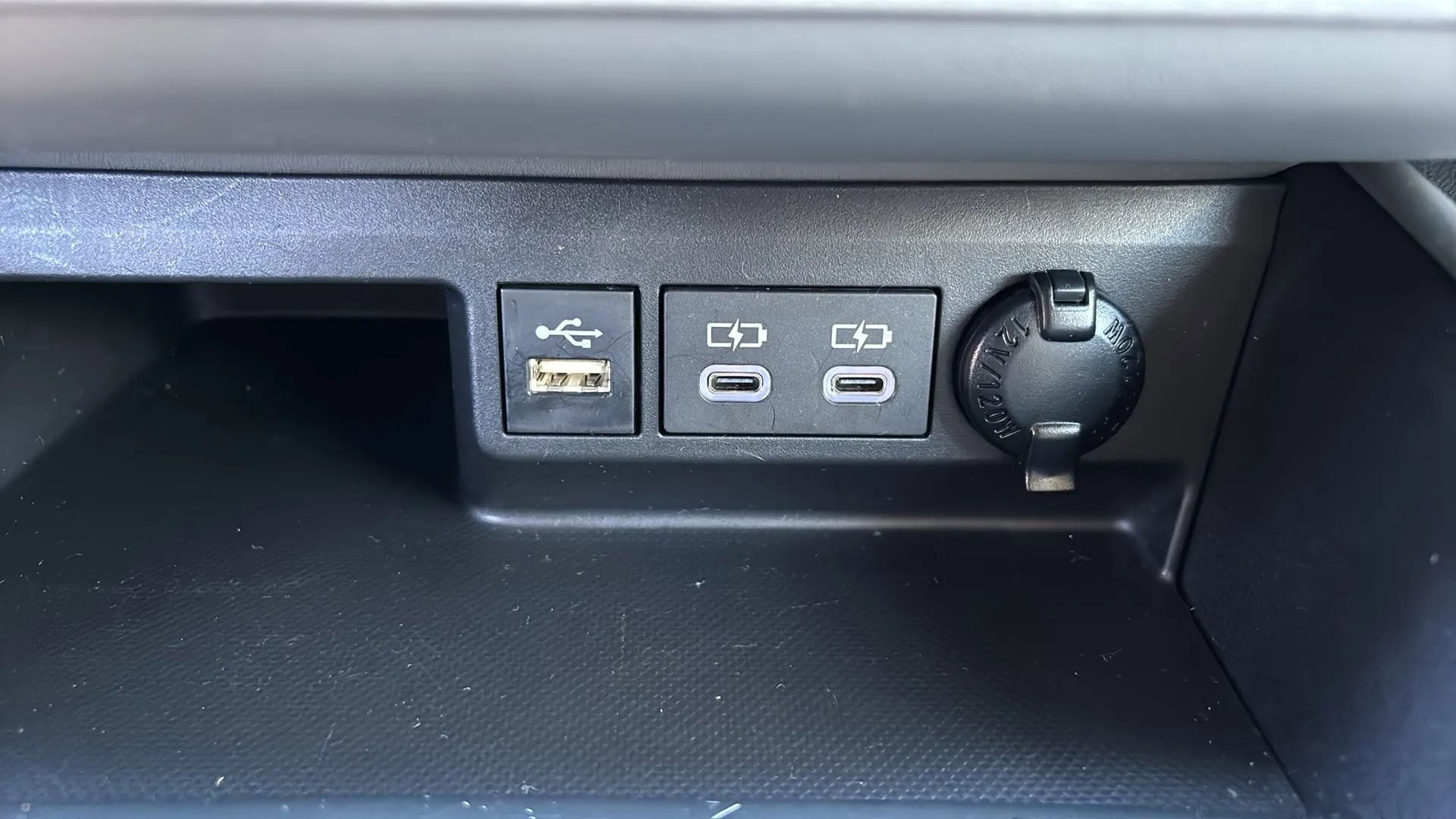 Used 2023 Toyota Highlander XLE image 18