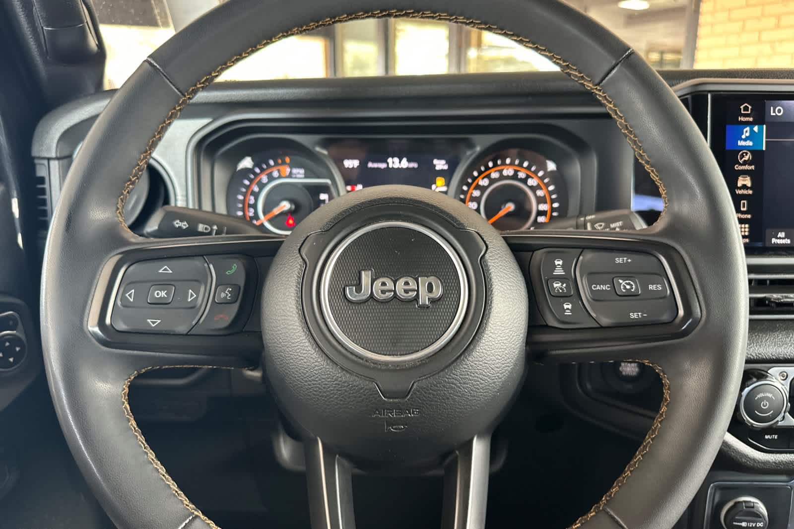 Used 2024 Jeep Gladiator Sport AWD/4WD image 24