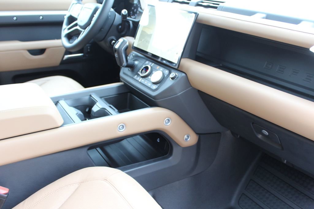 New 2026 Land Rover Defender 130 X-Dynamic SE image 22
