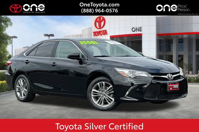 Used 2017 Toyota Camry SE FWD image 1