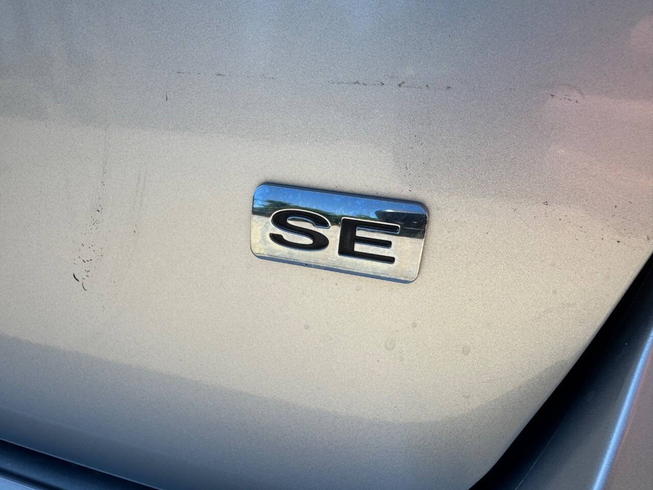Used 2010 Ford Focus SE FWD image 8