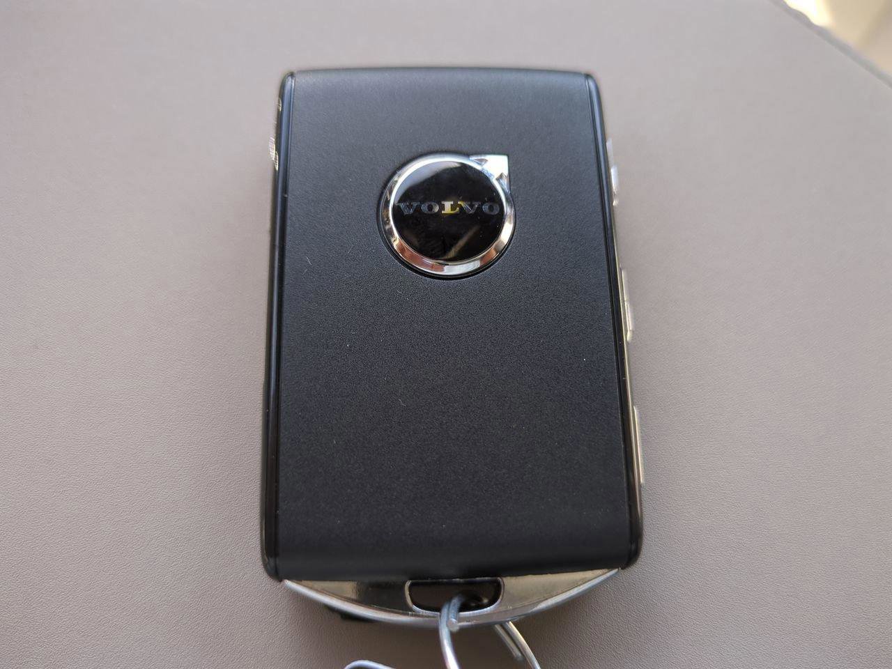 New 2026 Volvo XC90 T8 Plus w/ Protection Package Premier image 26