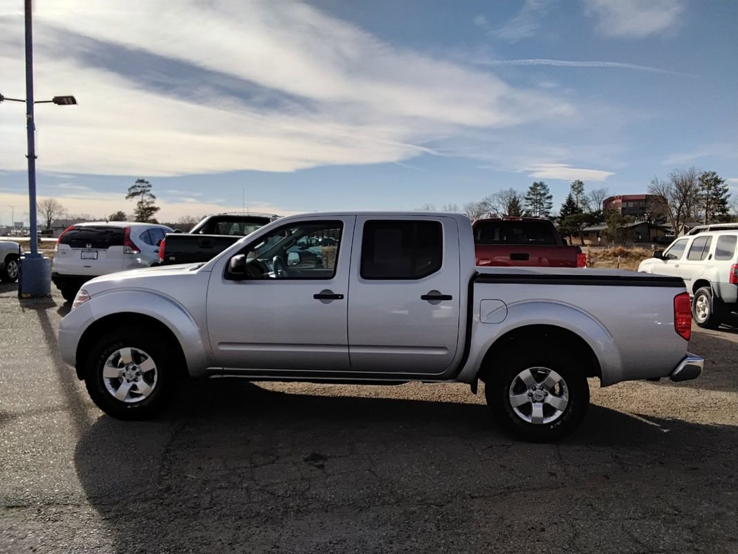 Used 2013 Nissan Frontier SV image 8