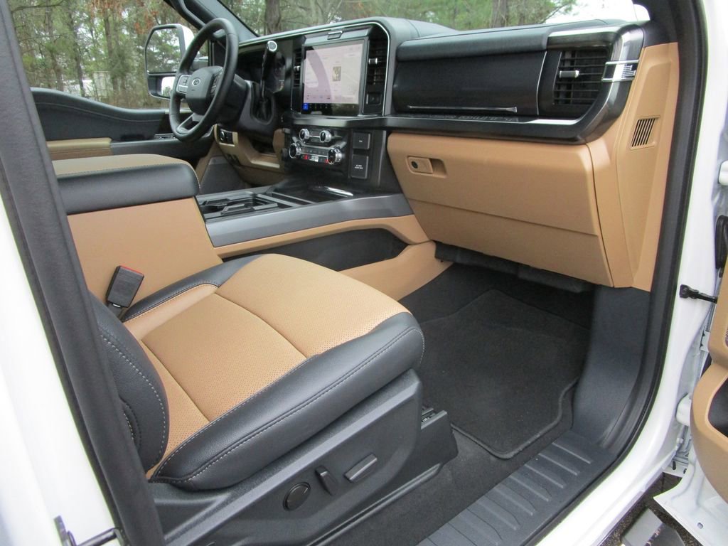 Used 2026 Ford F250 Lariat w/ Chrome Package image 28