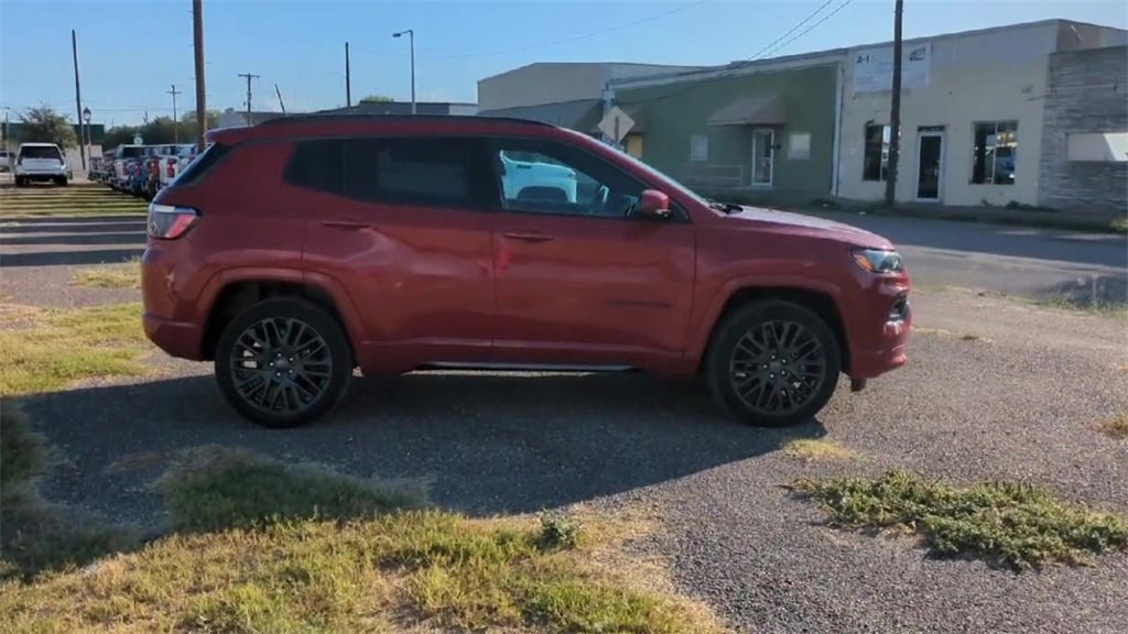 Used 2022 Jeep Compass Limited image 9