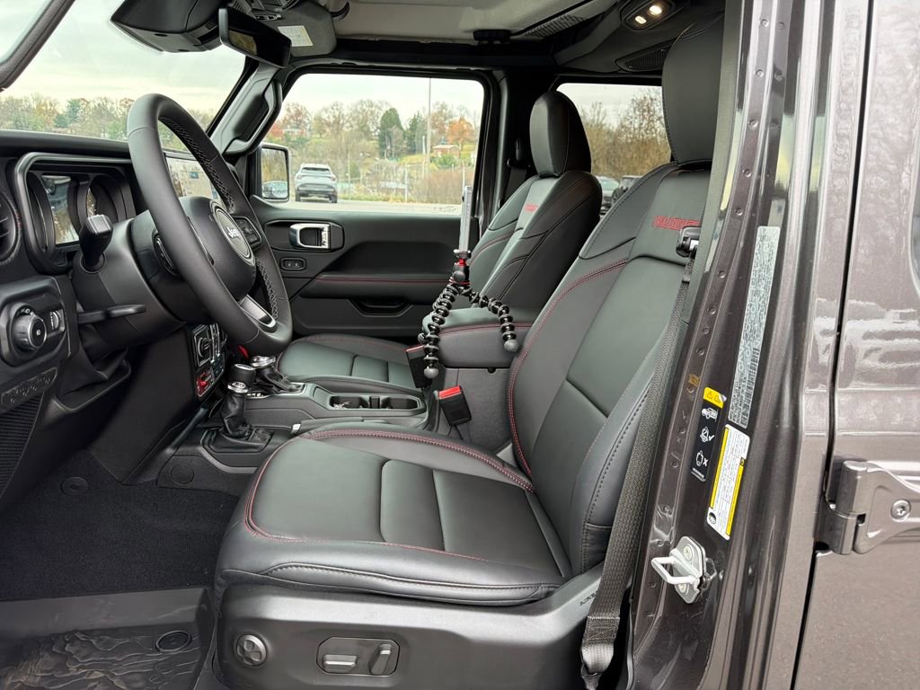 New 2026 Jeep Wrangler Rubicon w/ Technology Group image 10