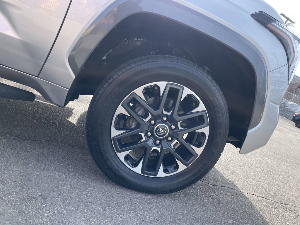 Used 2023 Toyota Tundra Limited image 11