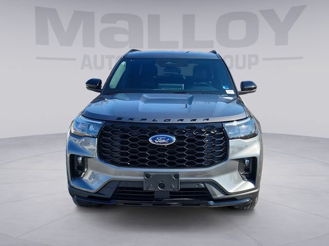 Used 2025 Ford Explorer ST-Line image 8