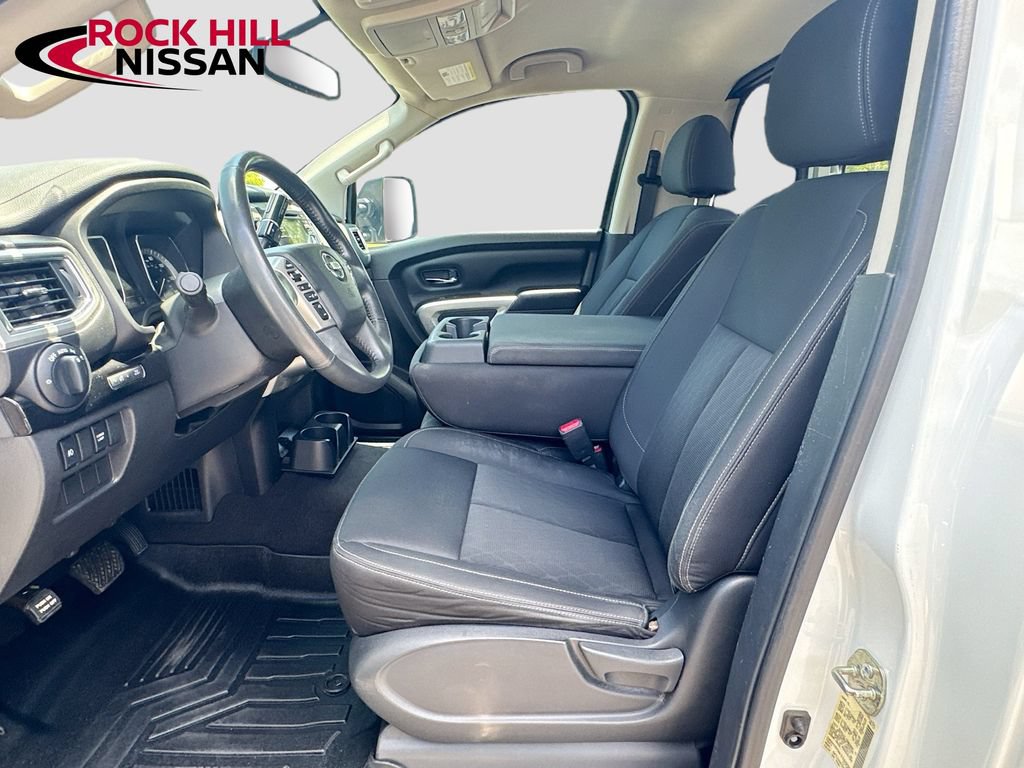 Used 2017 Nissan Titan SV AWD/4WD image 25