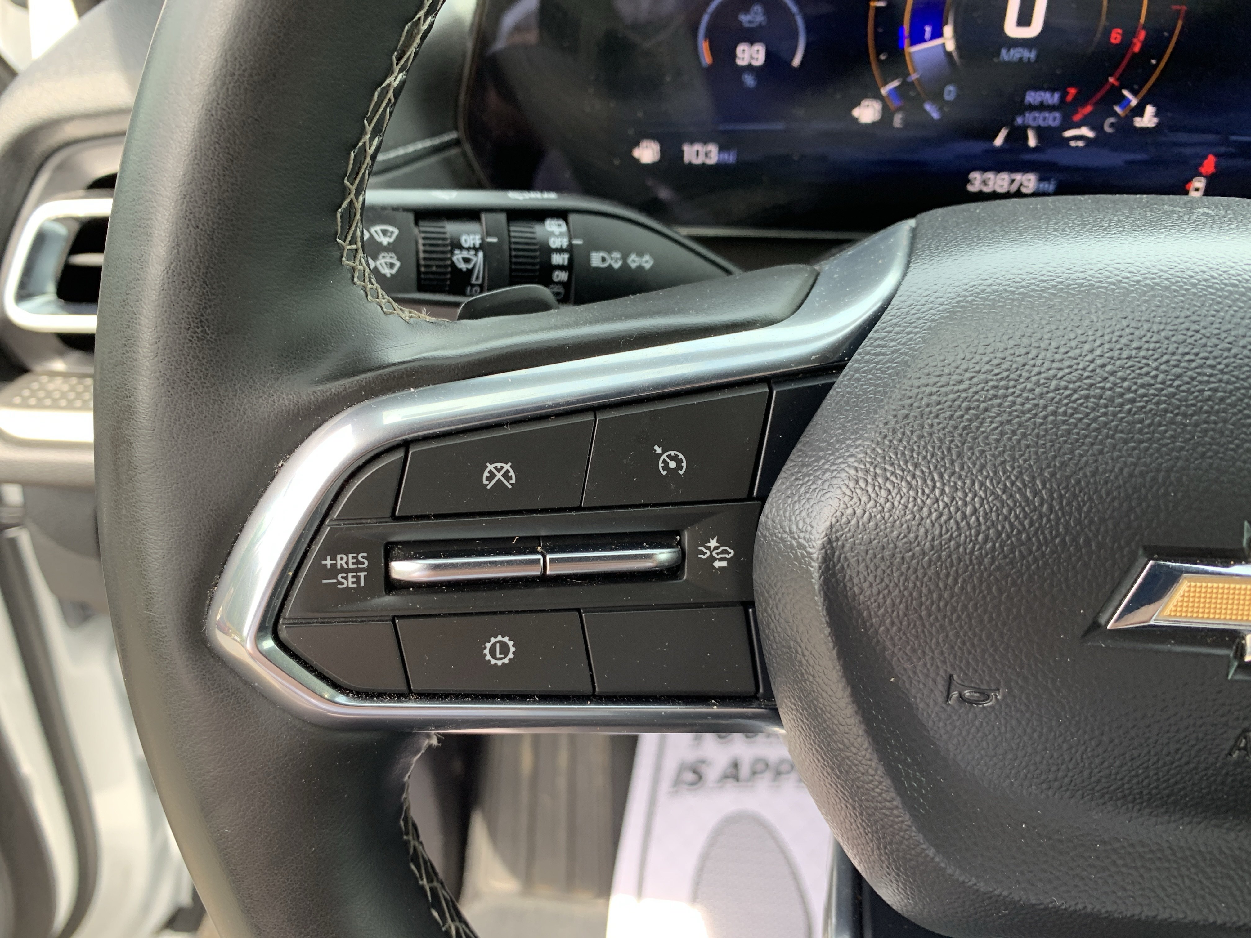Used 2025 Chevrolet Traverse LT FWD image 27
