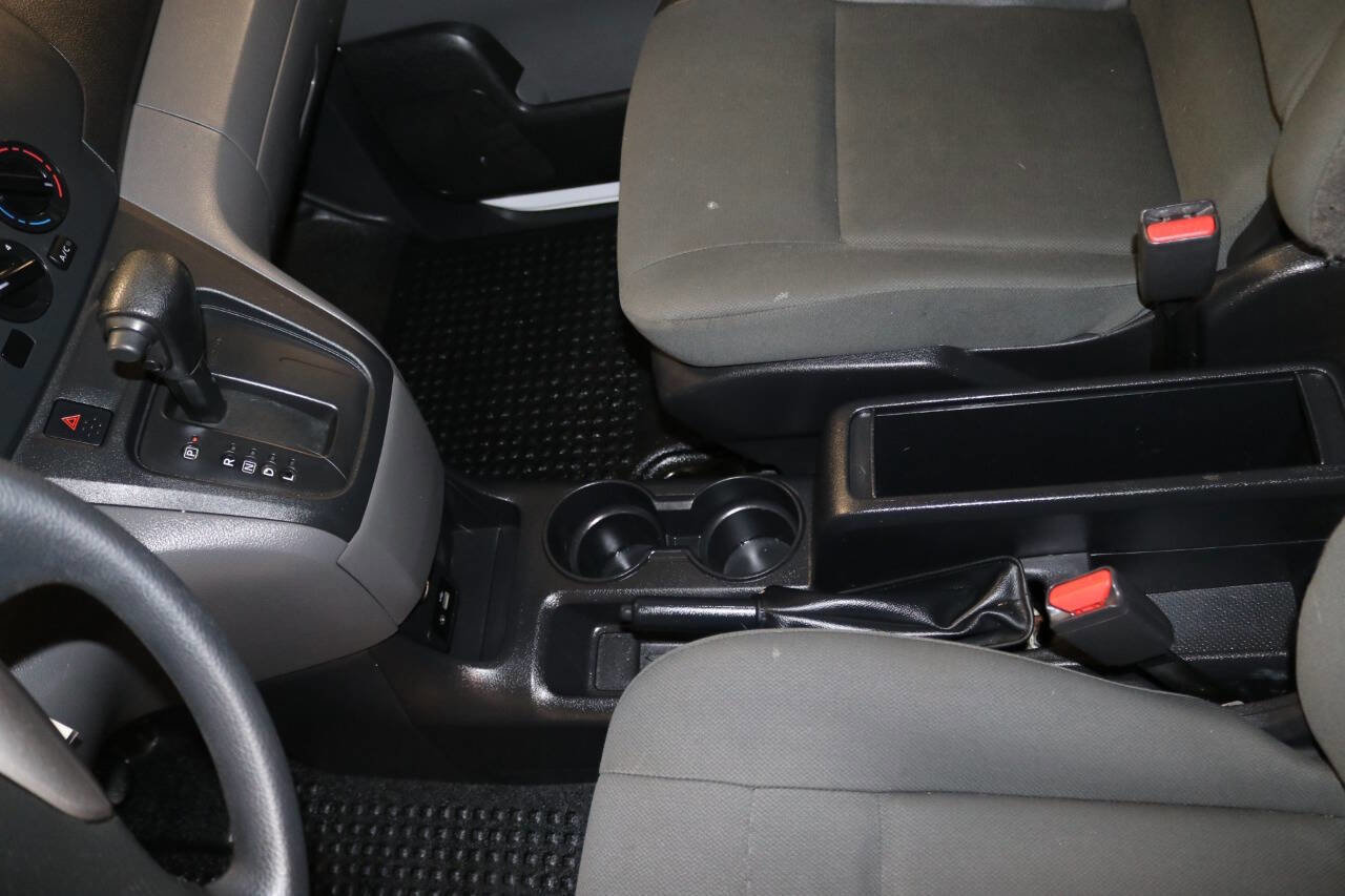 Used 2020 Nissan NV200 S w/ Back Door Glass Package image 47