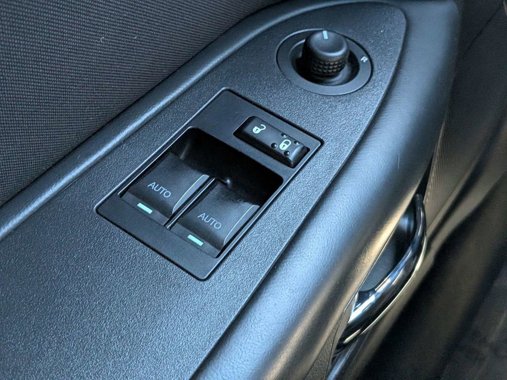Used 2013 Dodge Challenger R/T RWD image 25