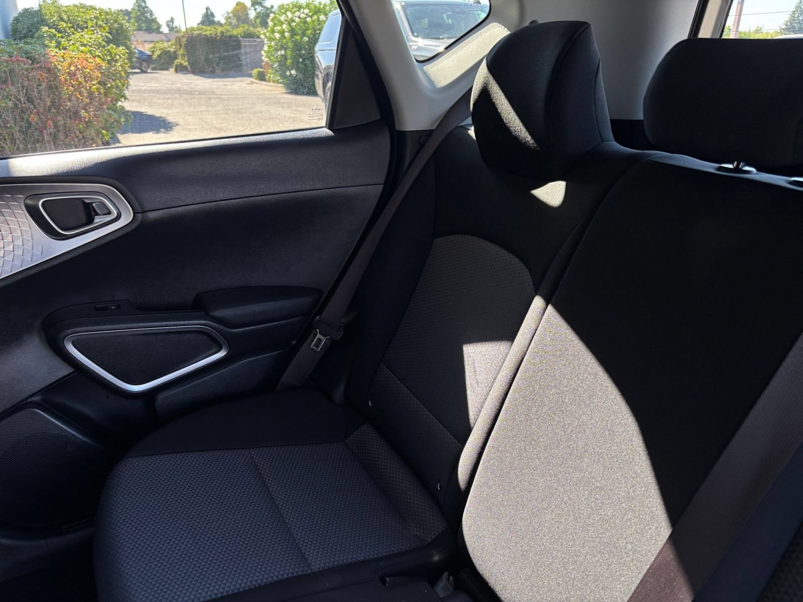 Used 2025 Kia Soul LX w/ LX Technology Package FWD image 37