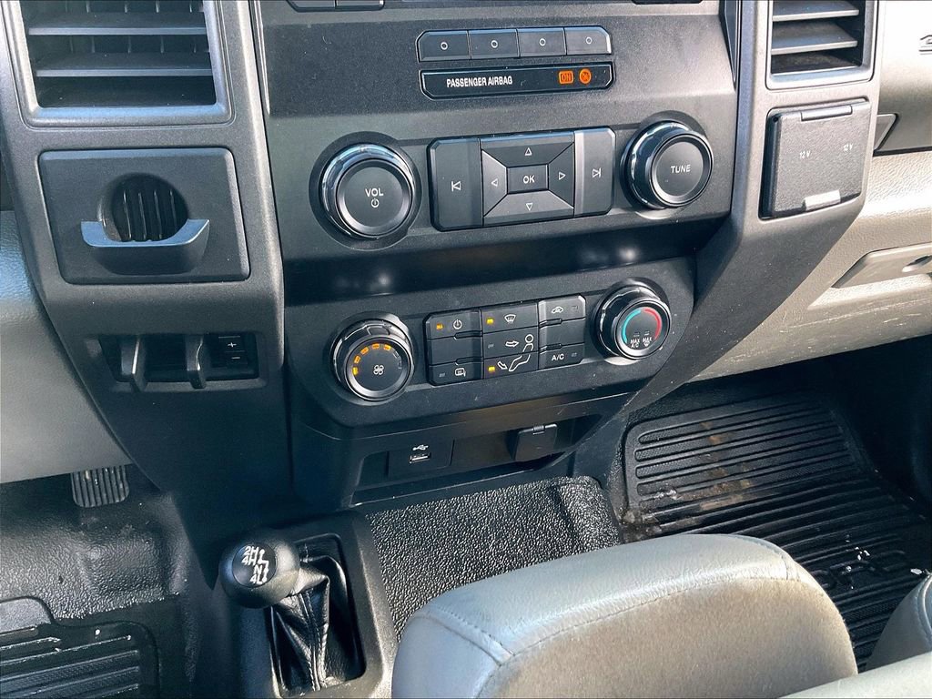 Used 2019 Ford F550 4x4 Regular Cab Super Duty image 19