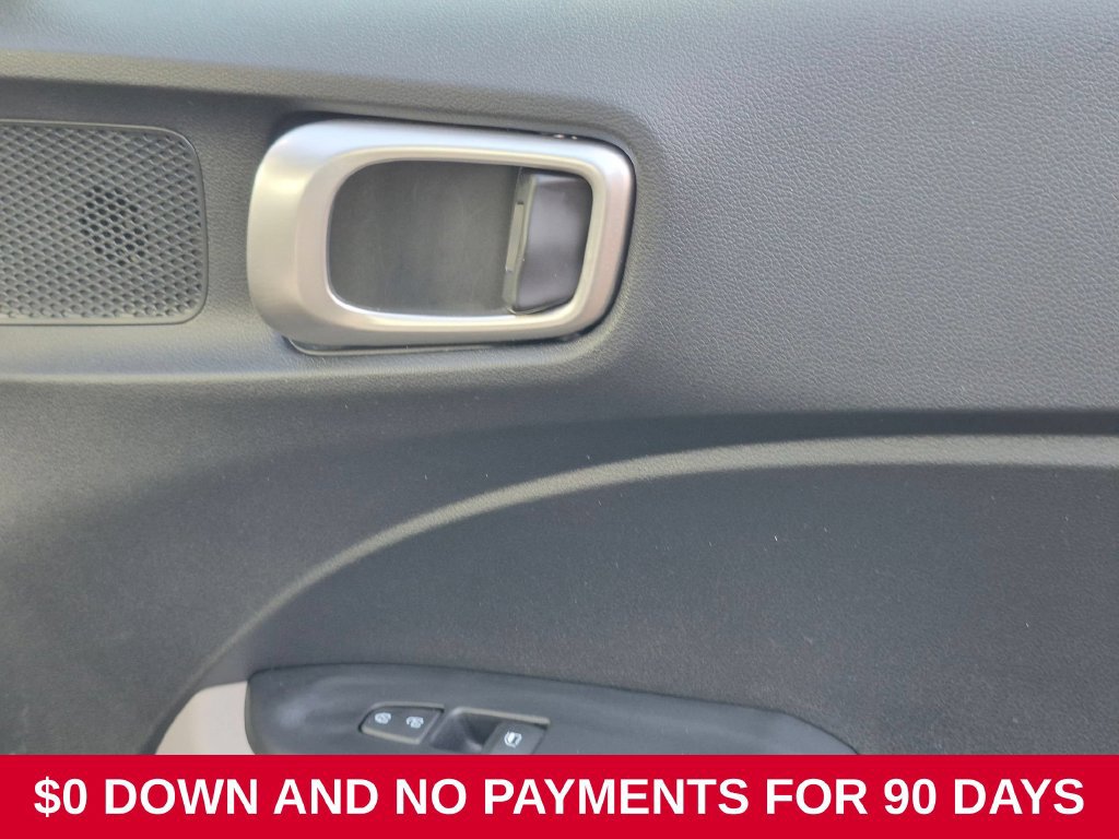 Used 2025 Hyundai Venue SEL FWD image 33