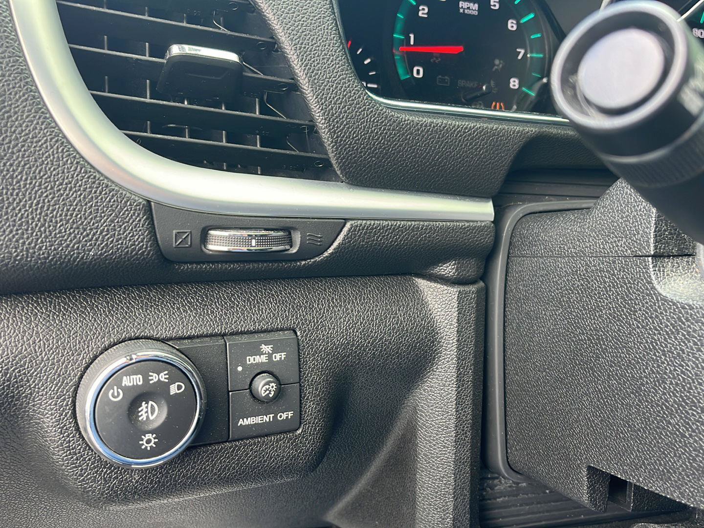 Used 2015 Chevrolet Traverse LT FWD image 13