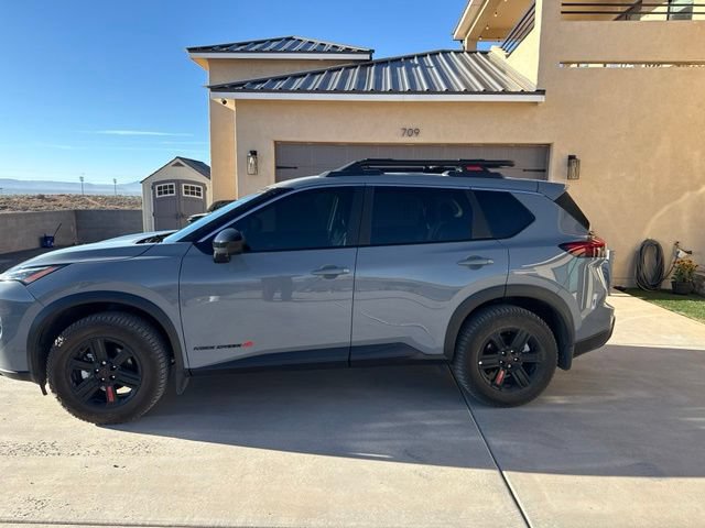 Used 2025 Nissan Rogue SV AWD/4WD image 7