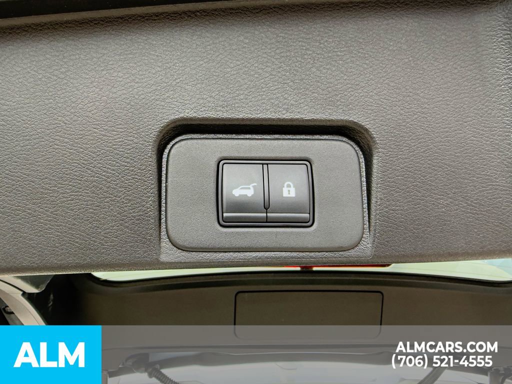 Used 2025 Nissan Rogue SV image 14