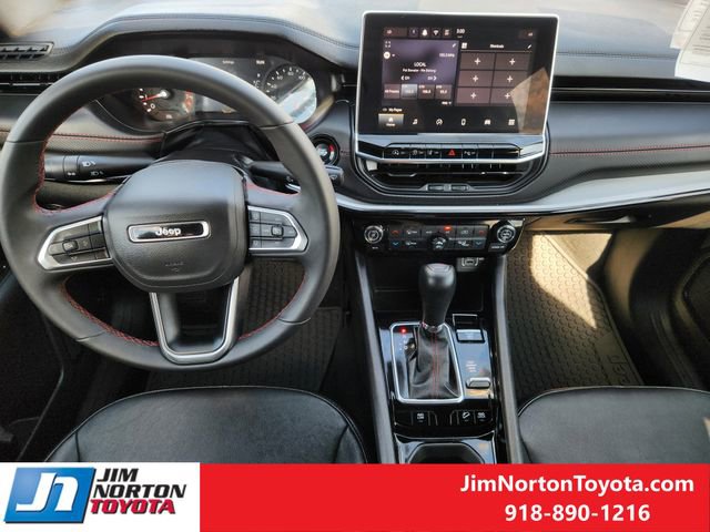 Used 2025 Jeep Compass Trailhawk image 26