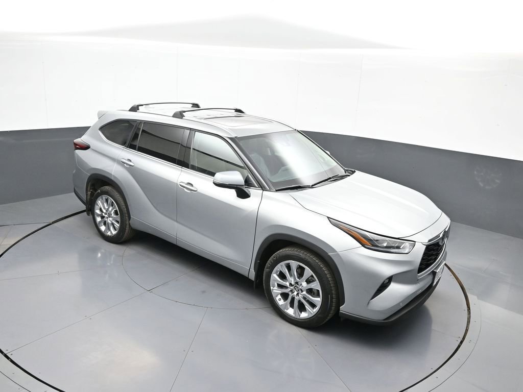 Certified 2024 Toyota Highlander Limited AWD/4WD image 38