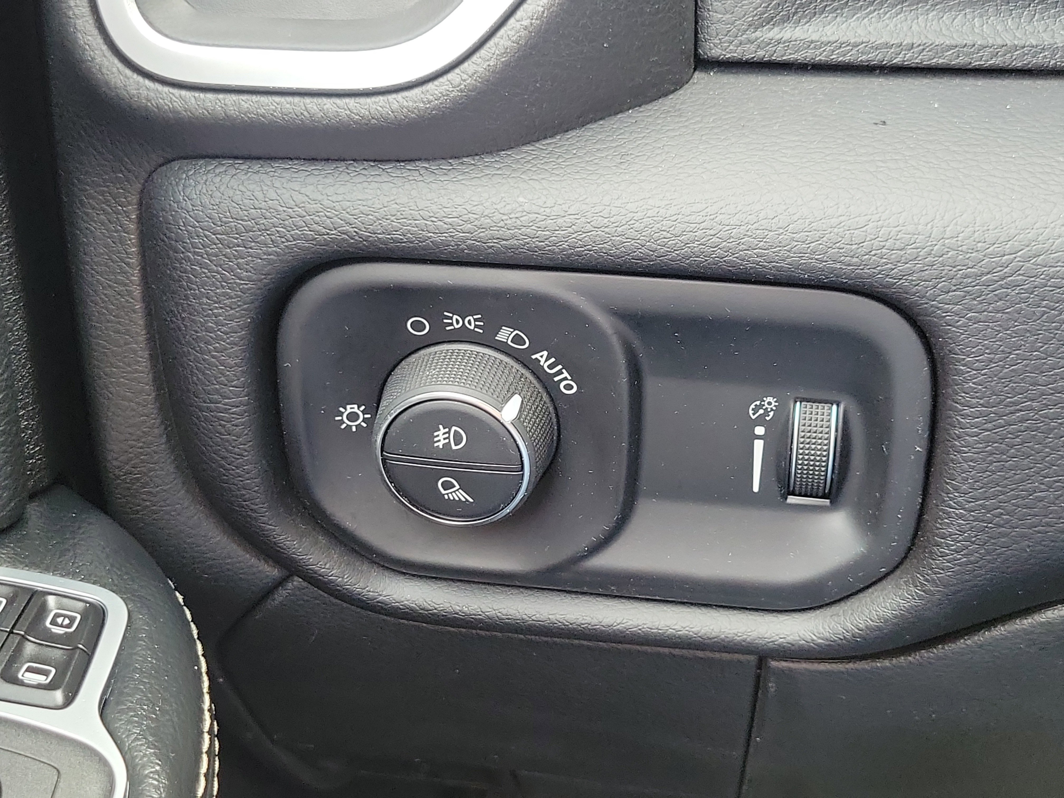 Used 2024 RAM 2500 Big Horn w/ Bed Utility Group image 12