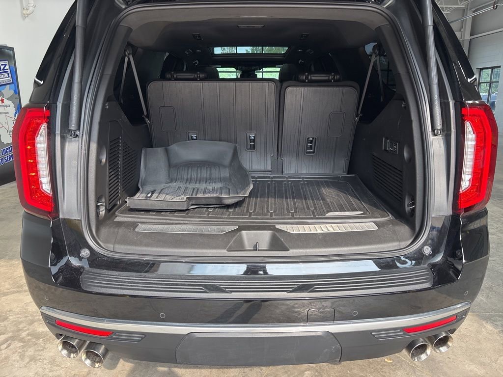 Used 2024 GMC Yukon XL Denali image 9