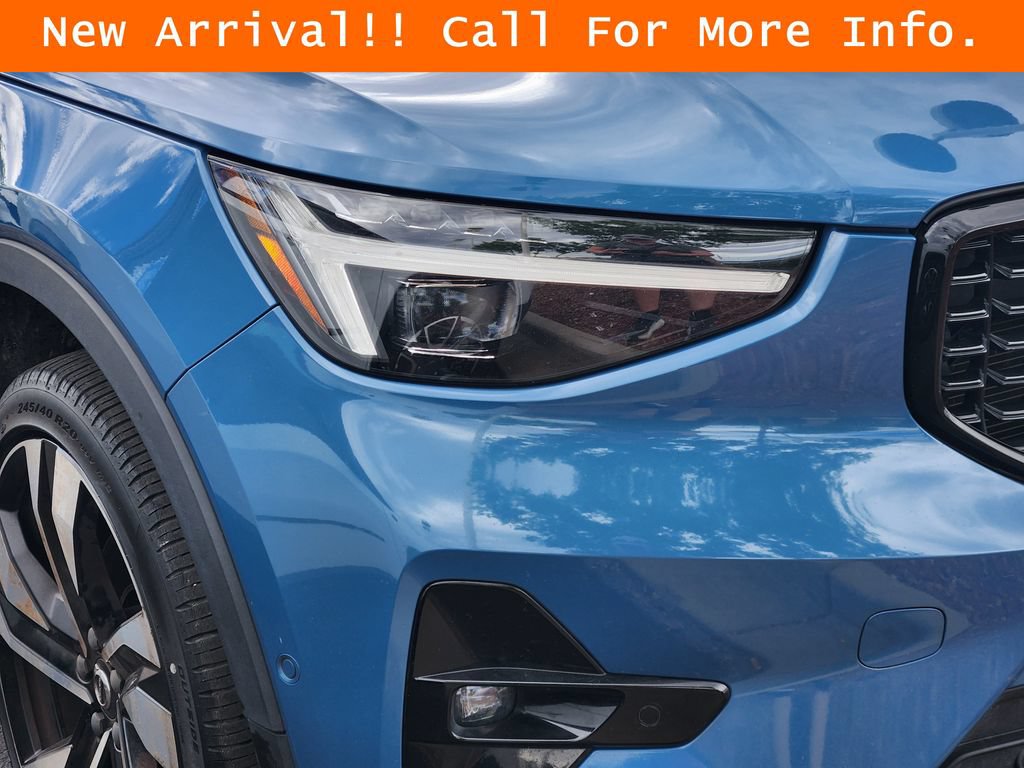 Used 2024 Volvo XC40 B5 Plus w/ Climate Package AWD/4WD image 9