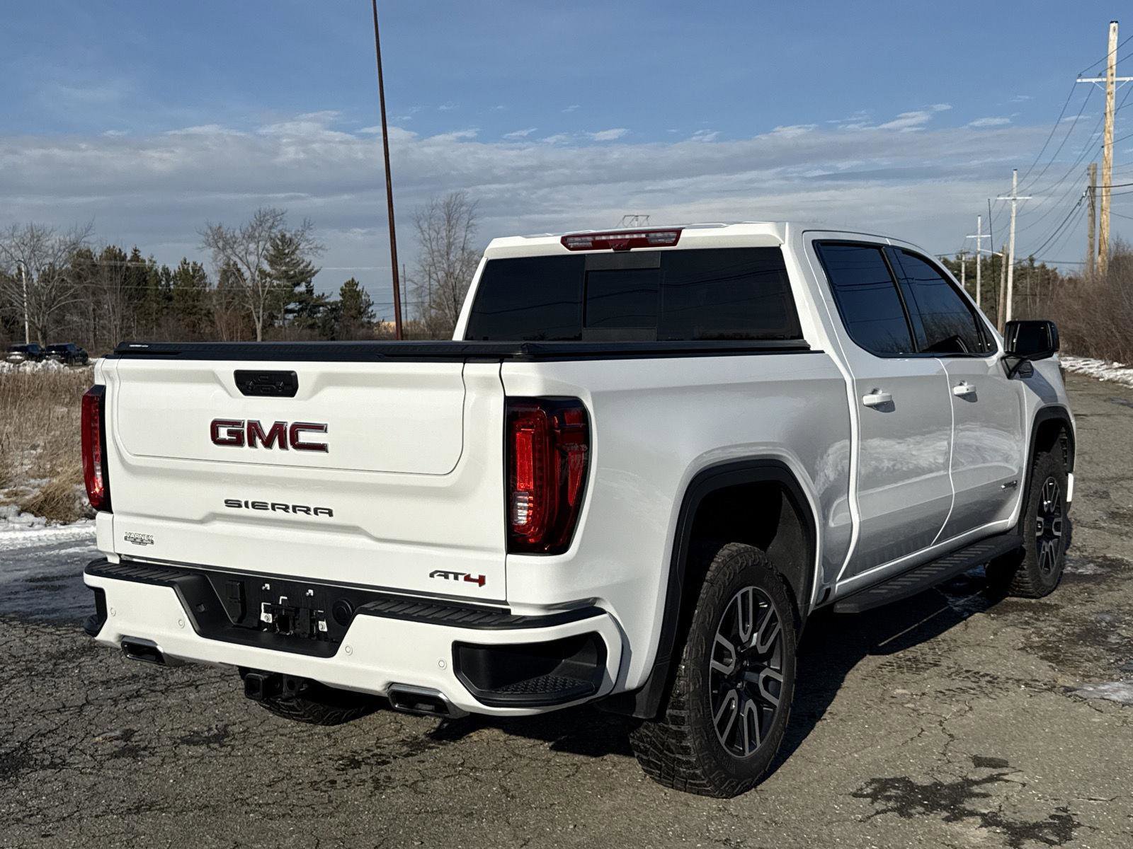 Used 2025 GMC Sierra 1500 AT4 w/ AT4 Premium Package image 5