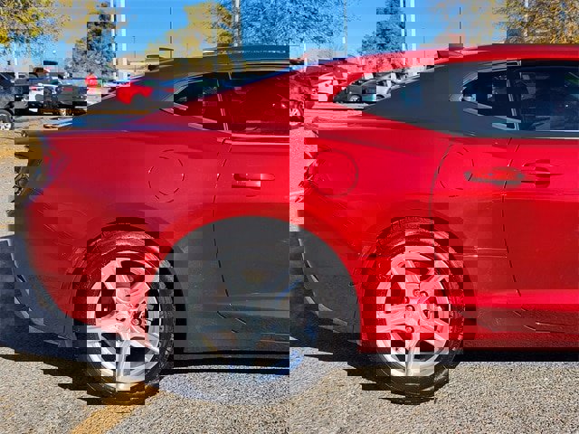 Used 2018 Chevrolet Camaro LT image 4