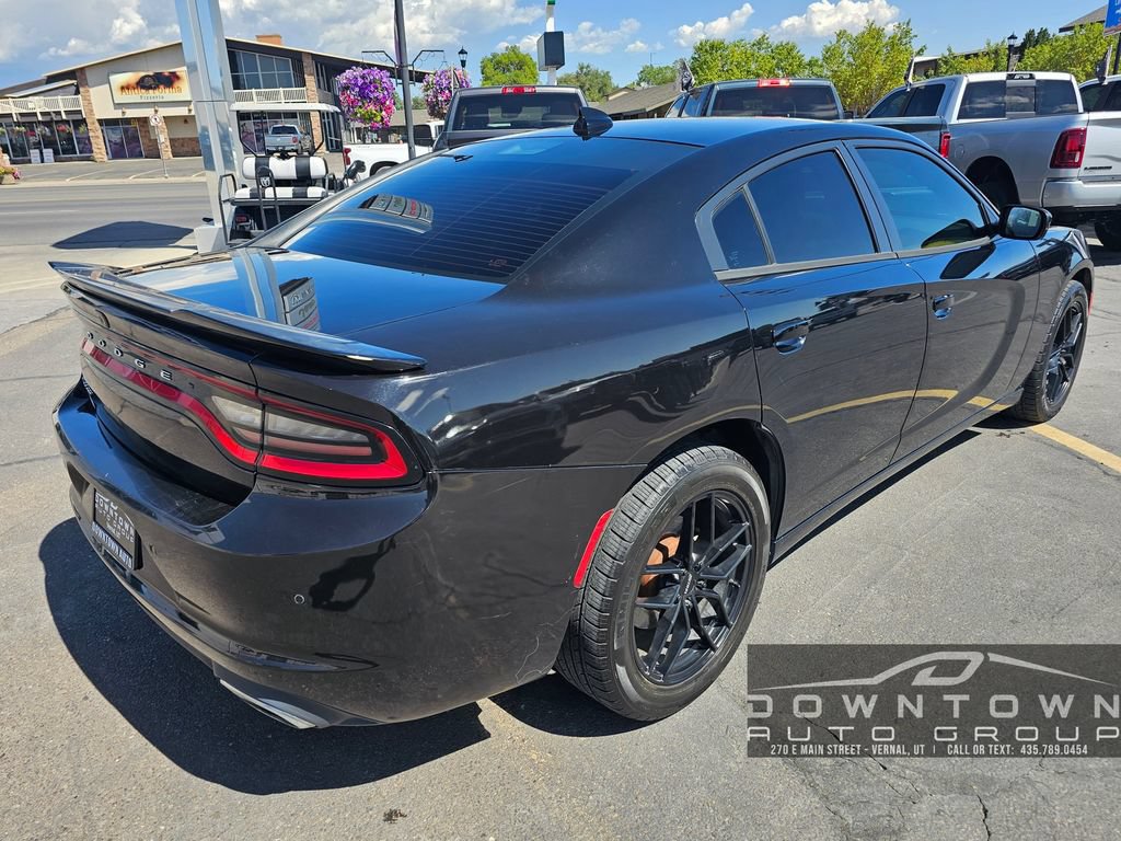 Used 2017 Dodge Charger SXT w/ AWD Plus Group image 3