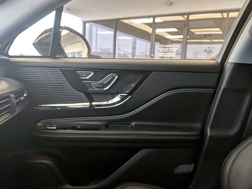 Certified 2022 Lincoln Corsair FWD w/ Equipment Group 101A image 21