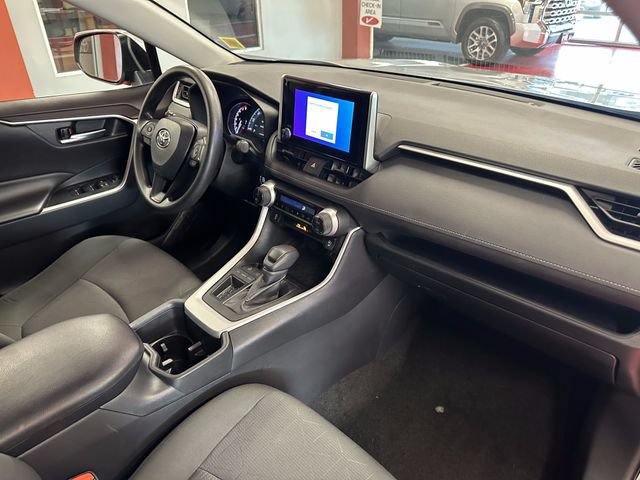 Certified 2025 Toyota RAV4 XLE FWD image 17