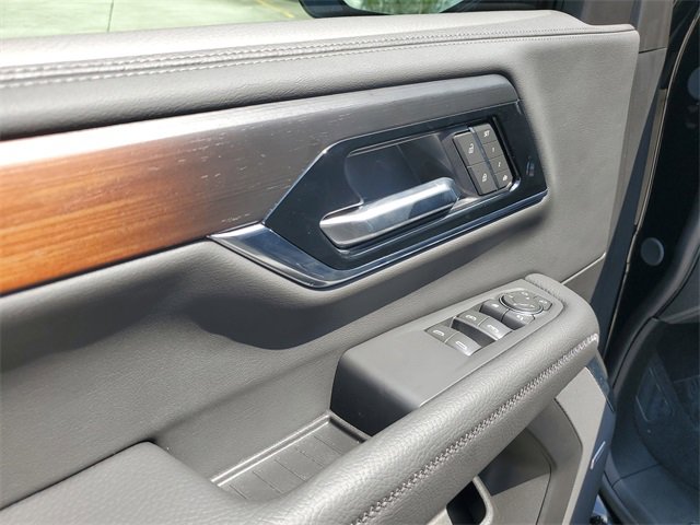 New 2025 GMC Yukon XL Denali w/ LPO, Illumination Package image 9