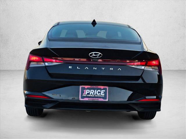 Used 2021 Hyundai Elantra SE FWD image 6