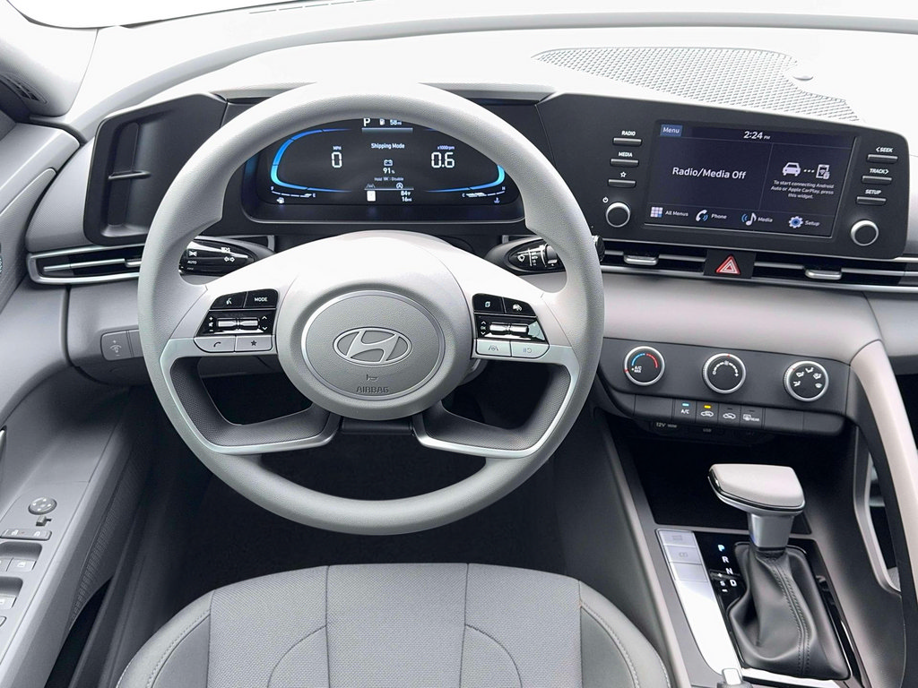 New 2026 Hyundai Elantra SE FWD image 17