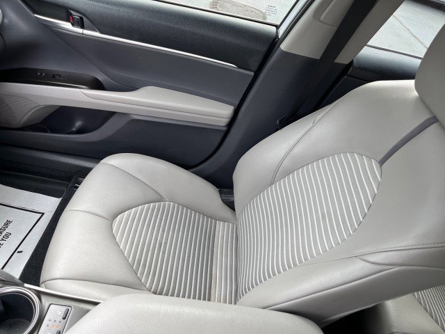 Used 2022 Toyota Camry SE w/ Cold Weather Package AWD/4WD image 29