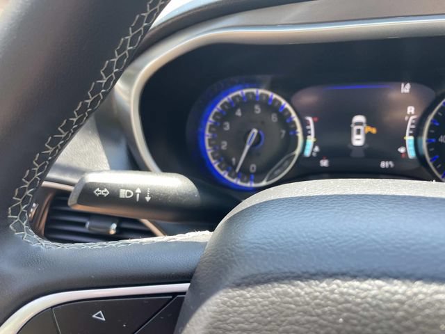 Used 2024 Chrysler Pacifica Touring-L FWD image 33