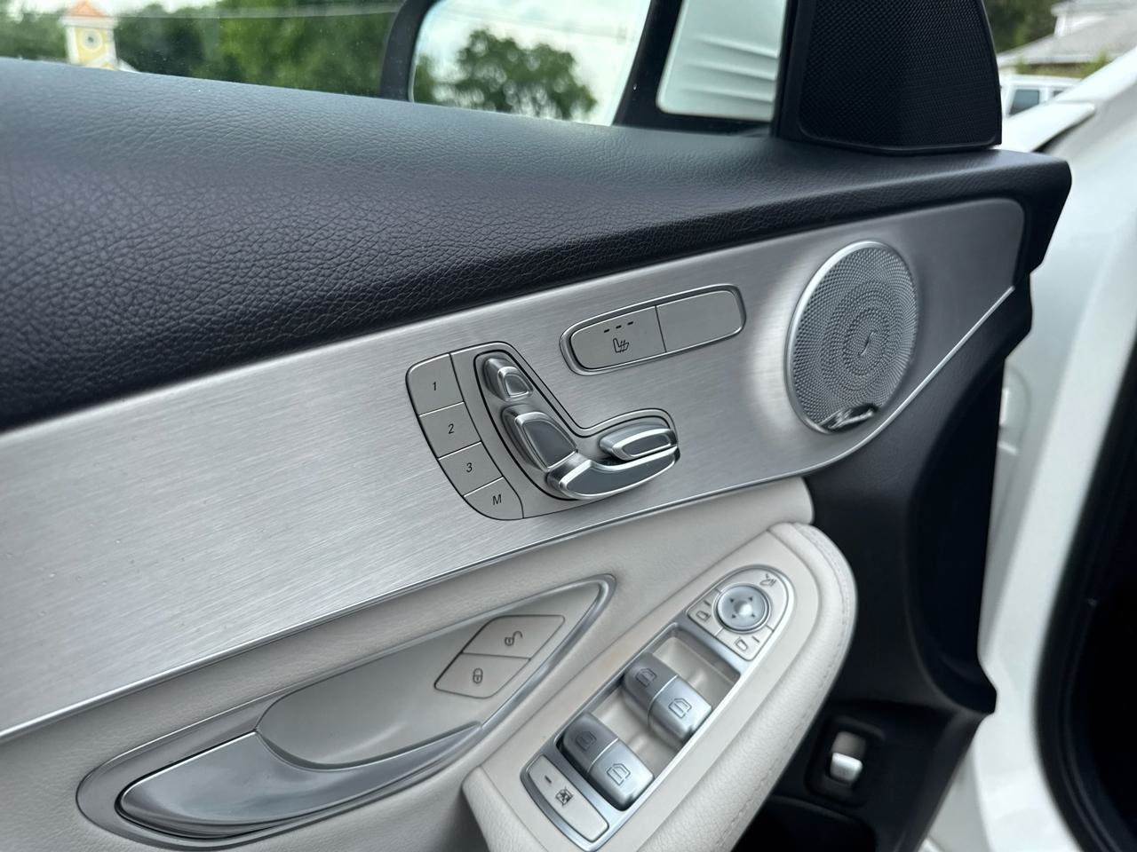 Used 2016 Mercedes-Benz C 300 4MATIC Sedan image 23