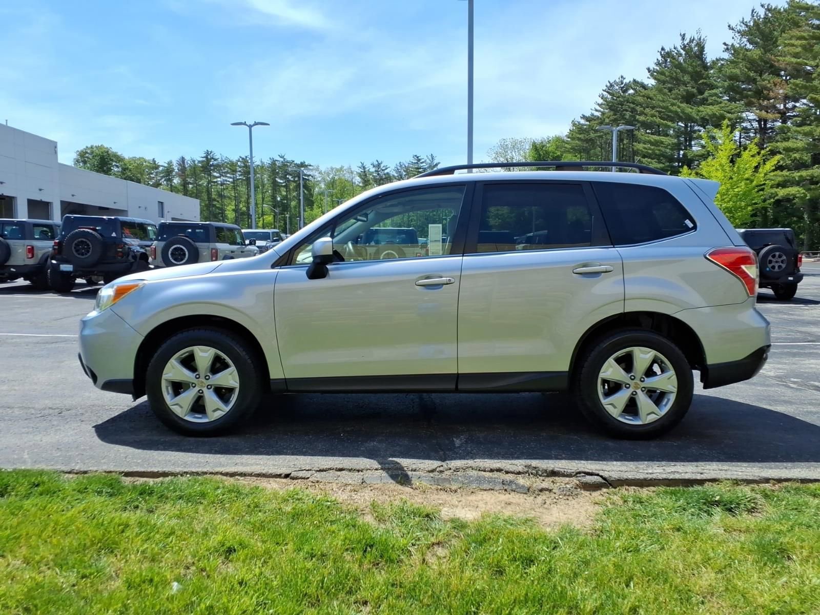 Used 2015 Subaru Forester 2.5i Limited AWD/4WD image 6