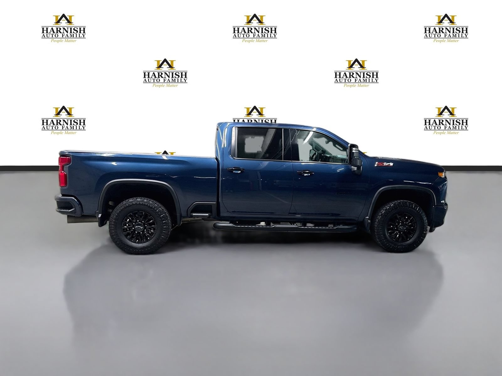 Used 2023 Chevrolet Silverado 3500 LTZ w/ LTZ Plus Package AWD/4WD image 5