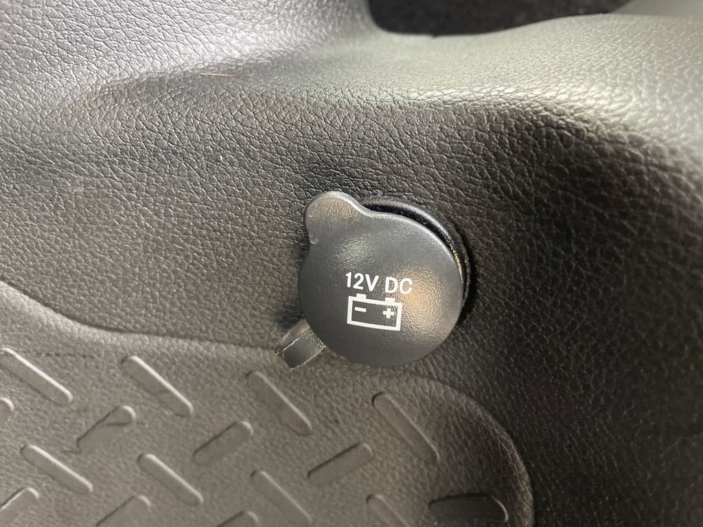 Used 2017 Jeep Wrangler Unlimited Sahara w/ Connectivity Group image 40