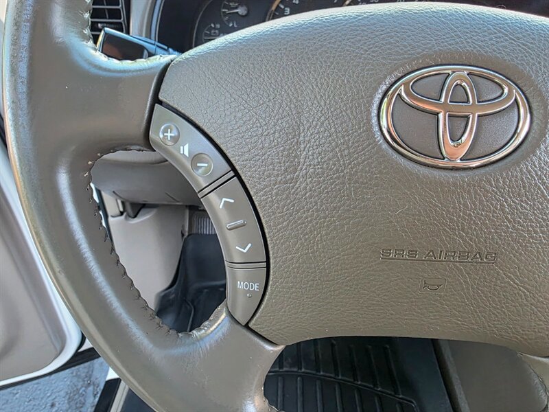 Used 2005 Toyota Sequoia SR5 AWD/4WD image 33