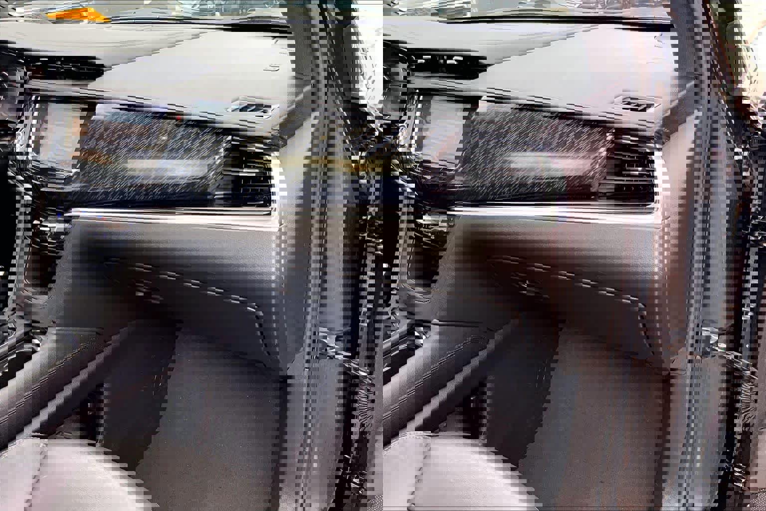 Used 2023 Cadillac XT6 Premium Luxury image 16