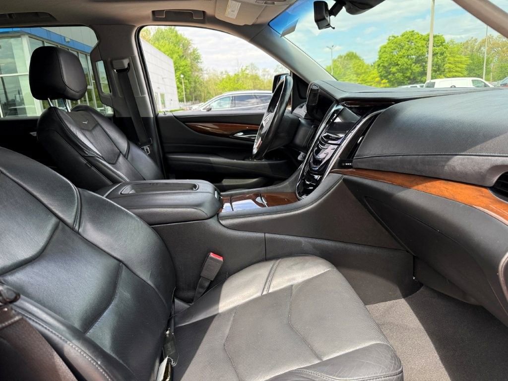 Used 2018 Cadillac Escalade ESV Premium Luxury AWD/4WD image 27