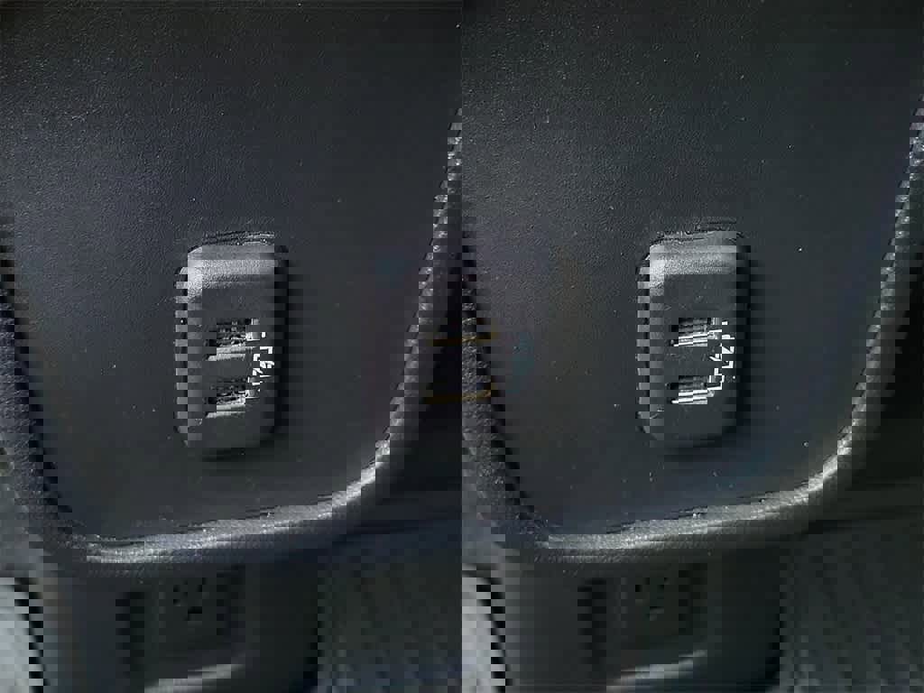 Used 2023 GMC Terrain SLT image 11